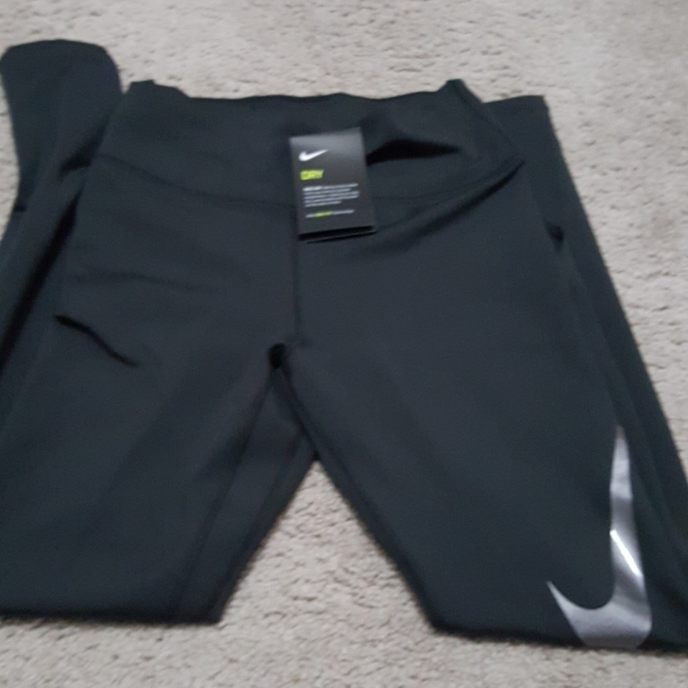 Nike - Picture 2 of 3